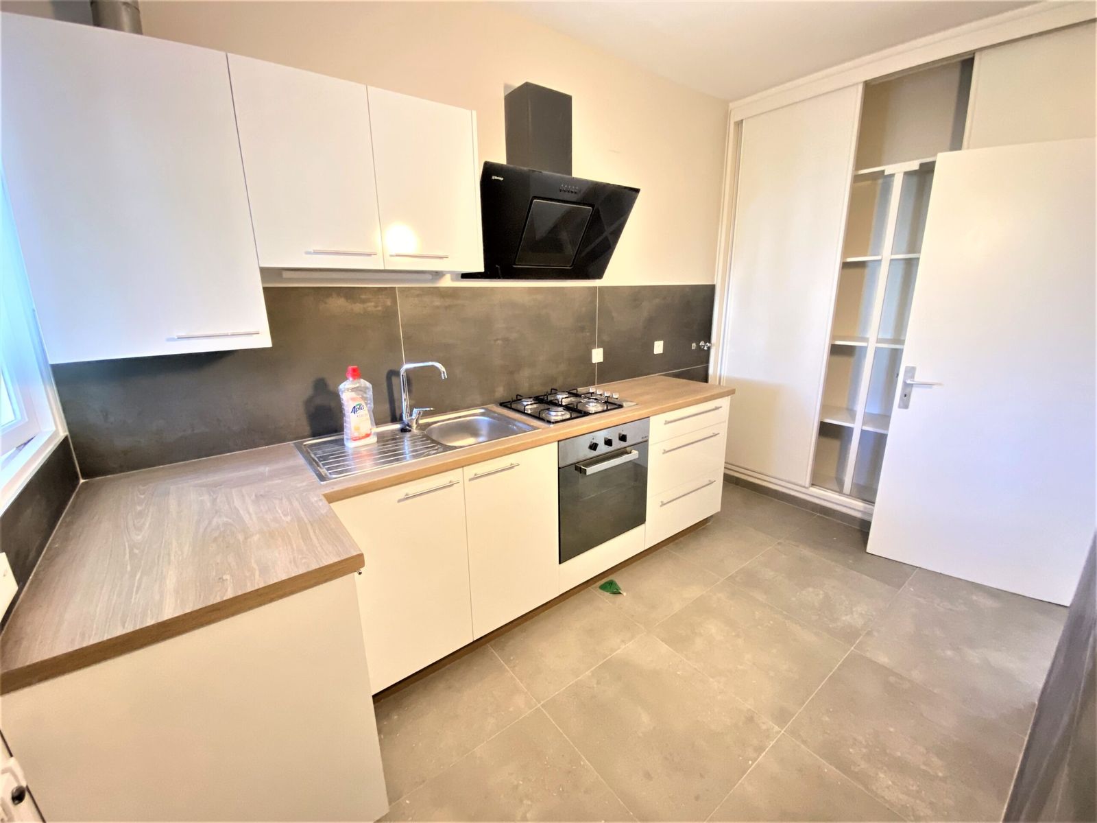 F2 Quartier Latin - 63.7 m² - 85 000 XPF/mois