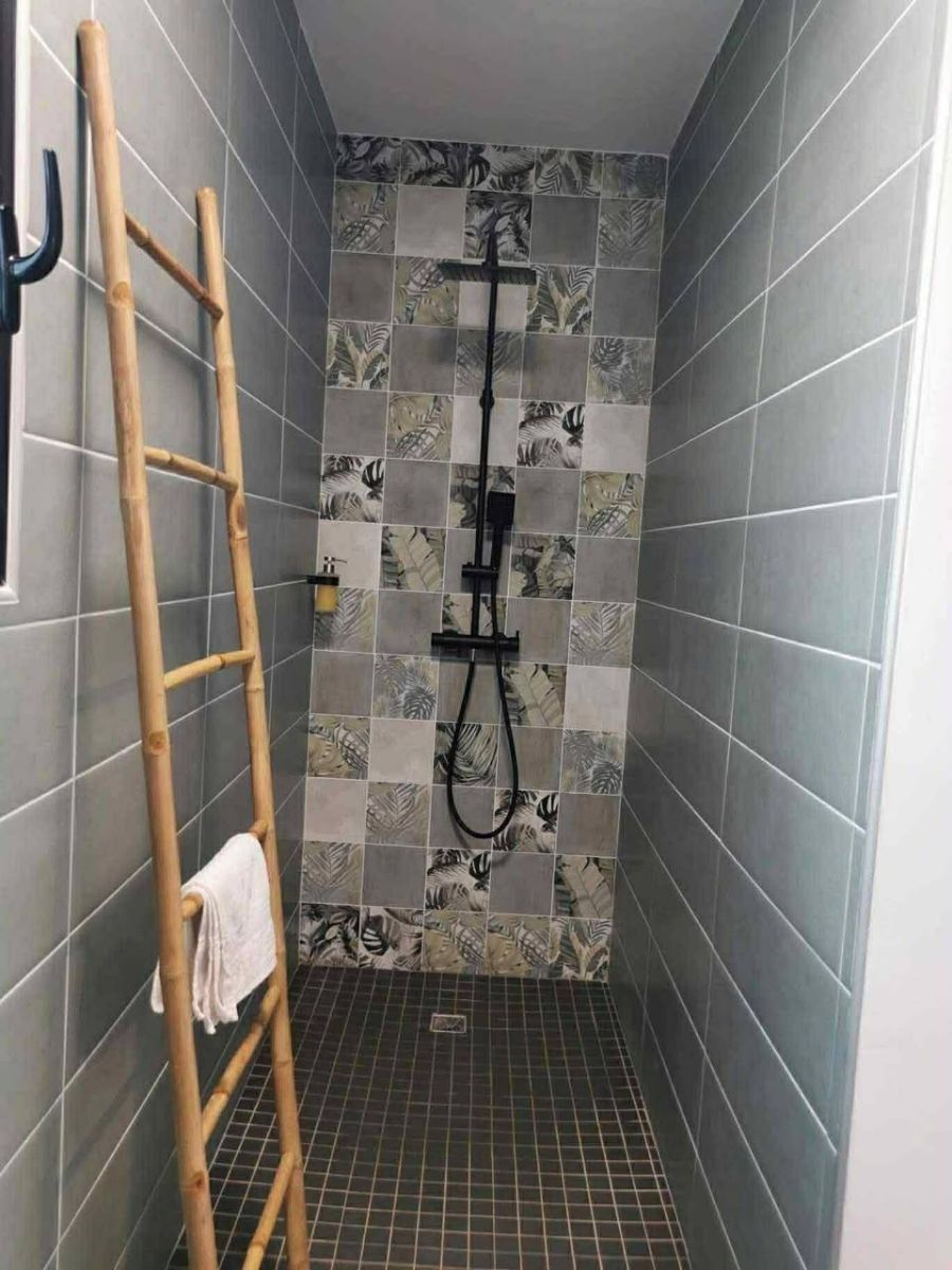 Suite parentale avec salle de bain dans une coloc avec piscine à La Bretagne — photo 5