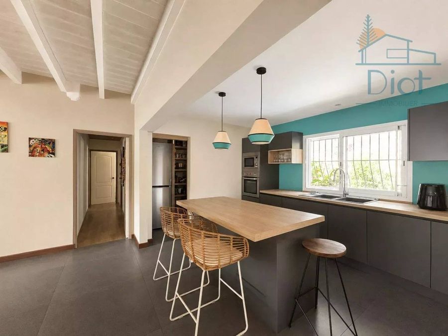 Maison 5 pièces 170 m², Tina — 60 000 000 CFP — photo 4