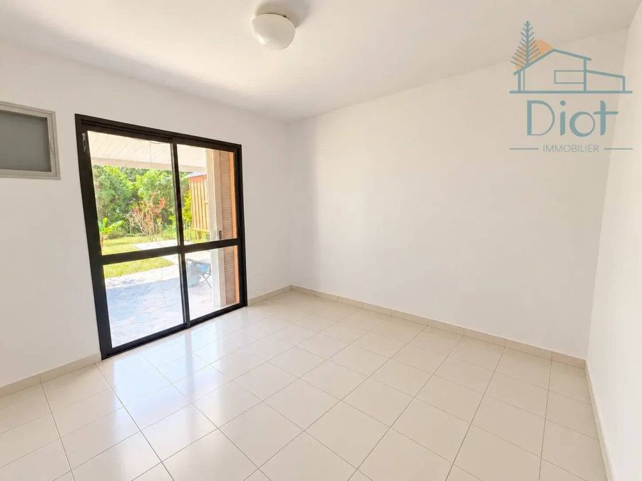 Appartement 3 pièces 80 m², Yahoué — 130 000 CFP — photo 3