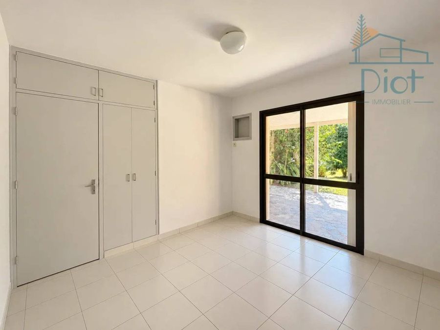 Appartement 3 pièces 80 m², Yahoué — 130 000 CFP — photo 4