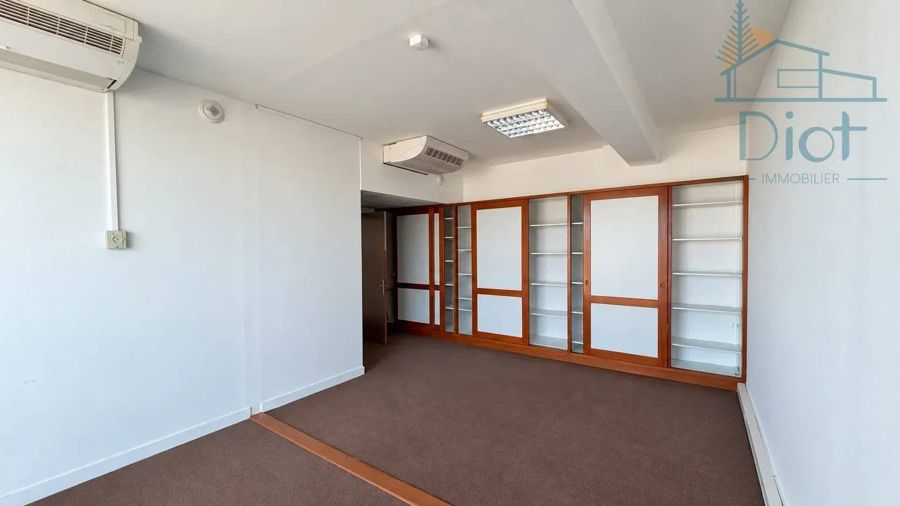 Bureau 5 pièces 143 m², Centre-Ville — 143 000 CFP — photo 2
