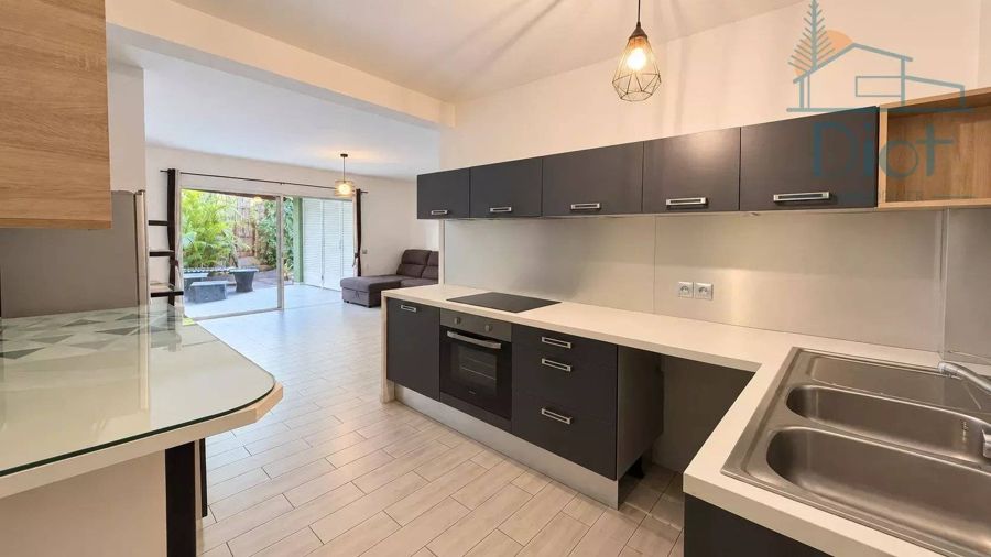 Appartement 3 pièces 75 m², Magenta — 125 000 CFP — photo 4