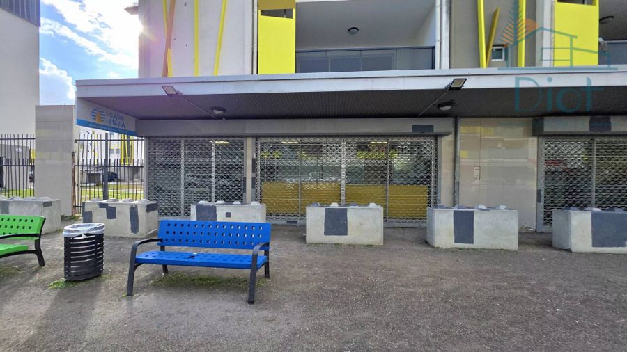 Local commercial 73 m², Koutio — 275 000 CFP