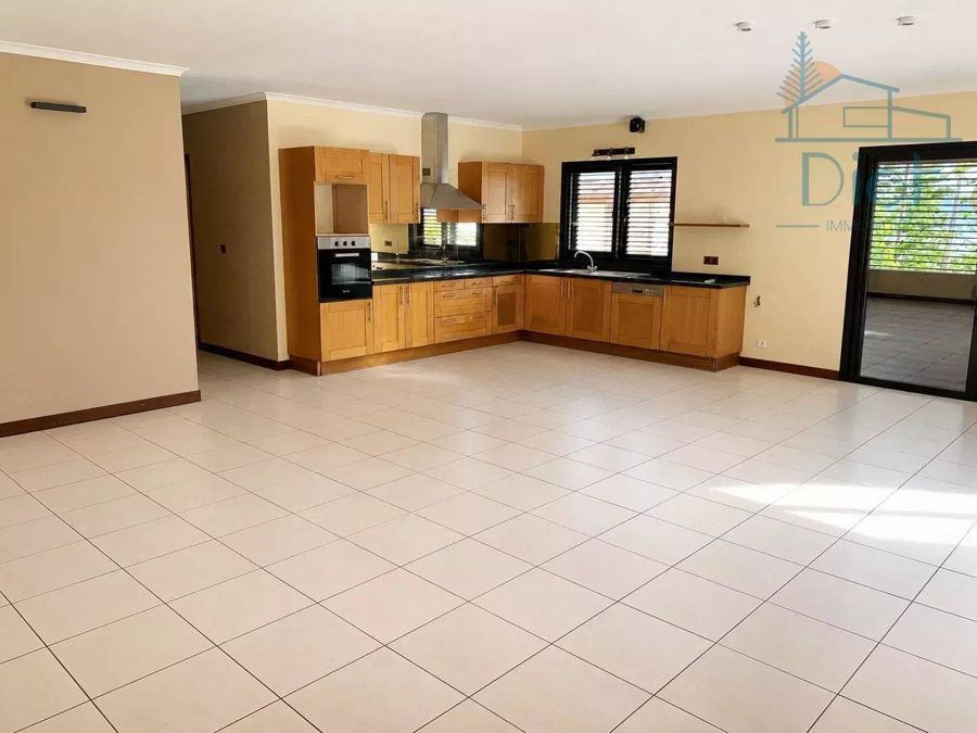 Maison 5 pièces 135 m², Dumbéa — 300 000 CFP charges comprises — photo 4