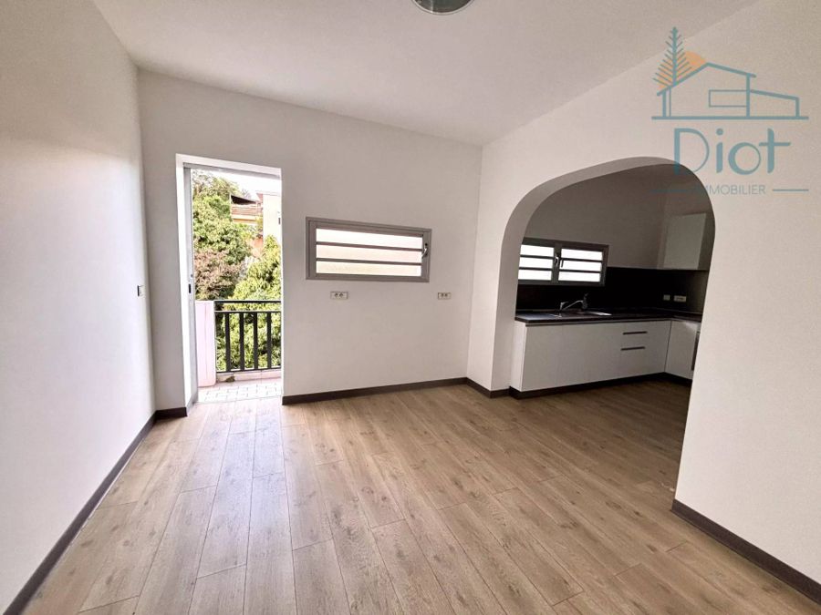 Appartement 4 pièces 100 m², Portes de Fer — 130 000 CFP charges comprises — photo 3