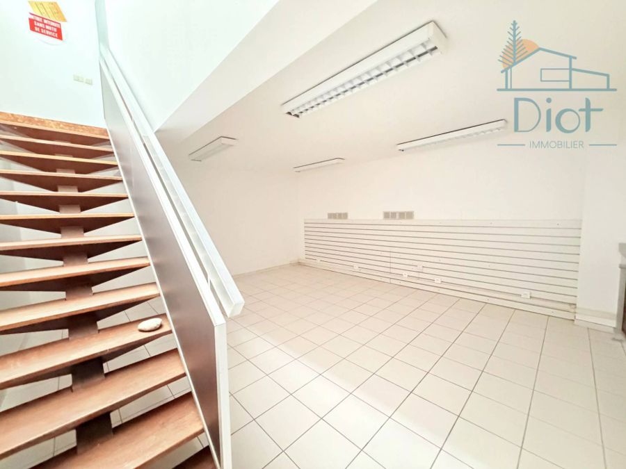 Local commercial 2 pièces 26 m², Centre-Ville — 62 000 CFP charges comprises — photo 5