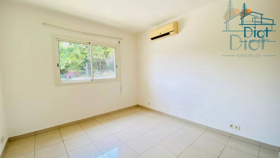 Appartement 4 pièces 90 m², Nouméa — 103 000 CFP charges comprises — photo 2