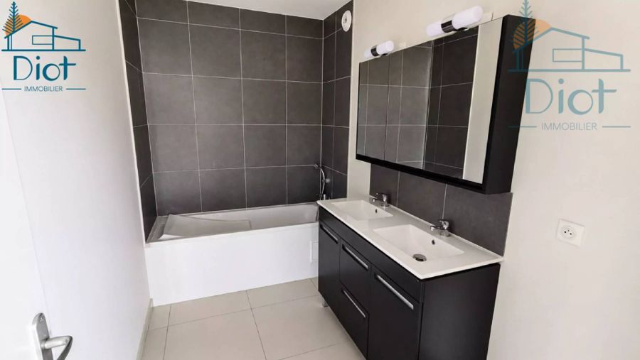 Appartement 4 pièces 104 m², Apogoti — 113 000 CFP charges comprises — photo 3