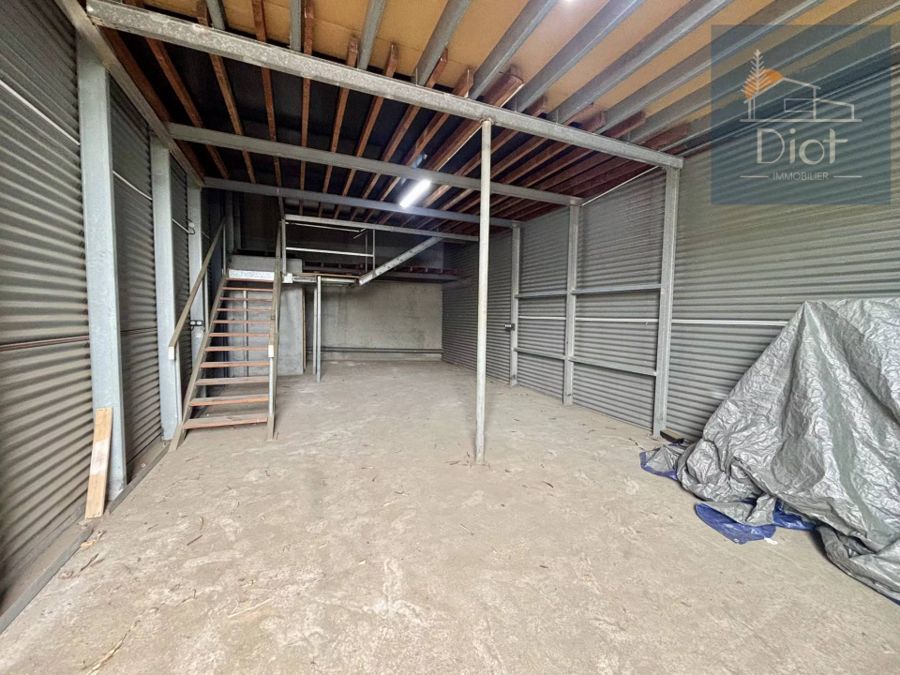 Entrepôt 100 m², Ducos — 80 000 CFP