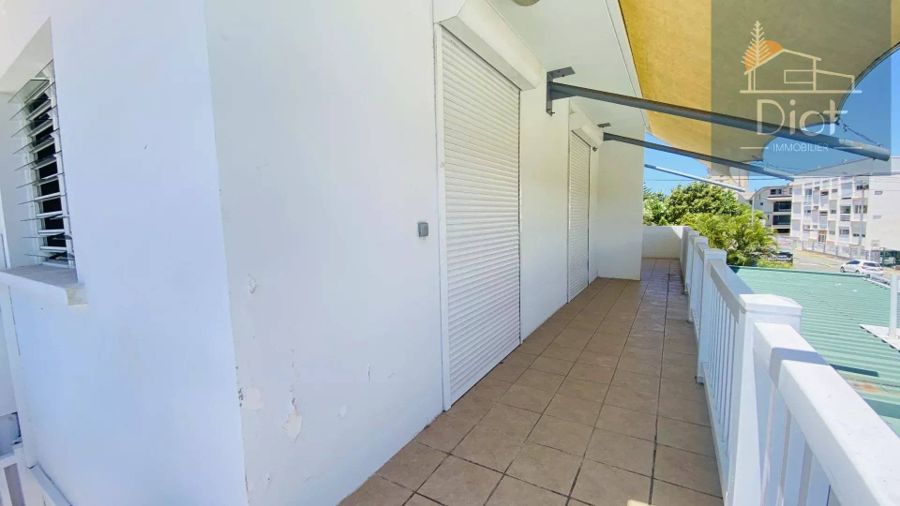 Bureau 5 pièces 100 m², Val Plaisance — 151 000 CFP — photo 2
