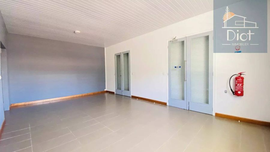 Bureau 5 pièces 100 m², Val Plaisance — 151 000 CFP — photo 4