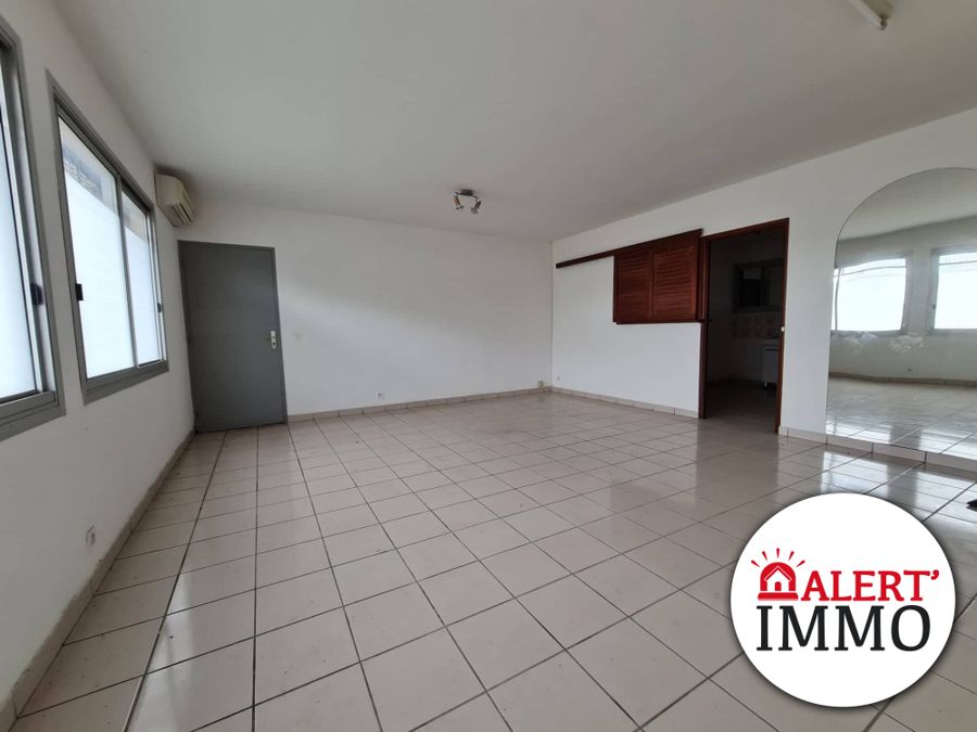 Local commercial, Yahoué — 17 990 000 CFP