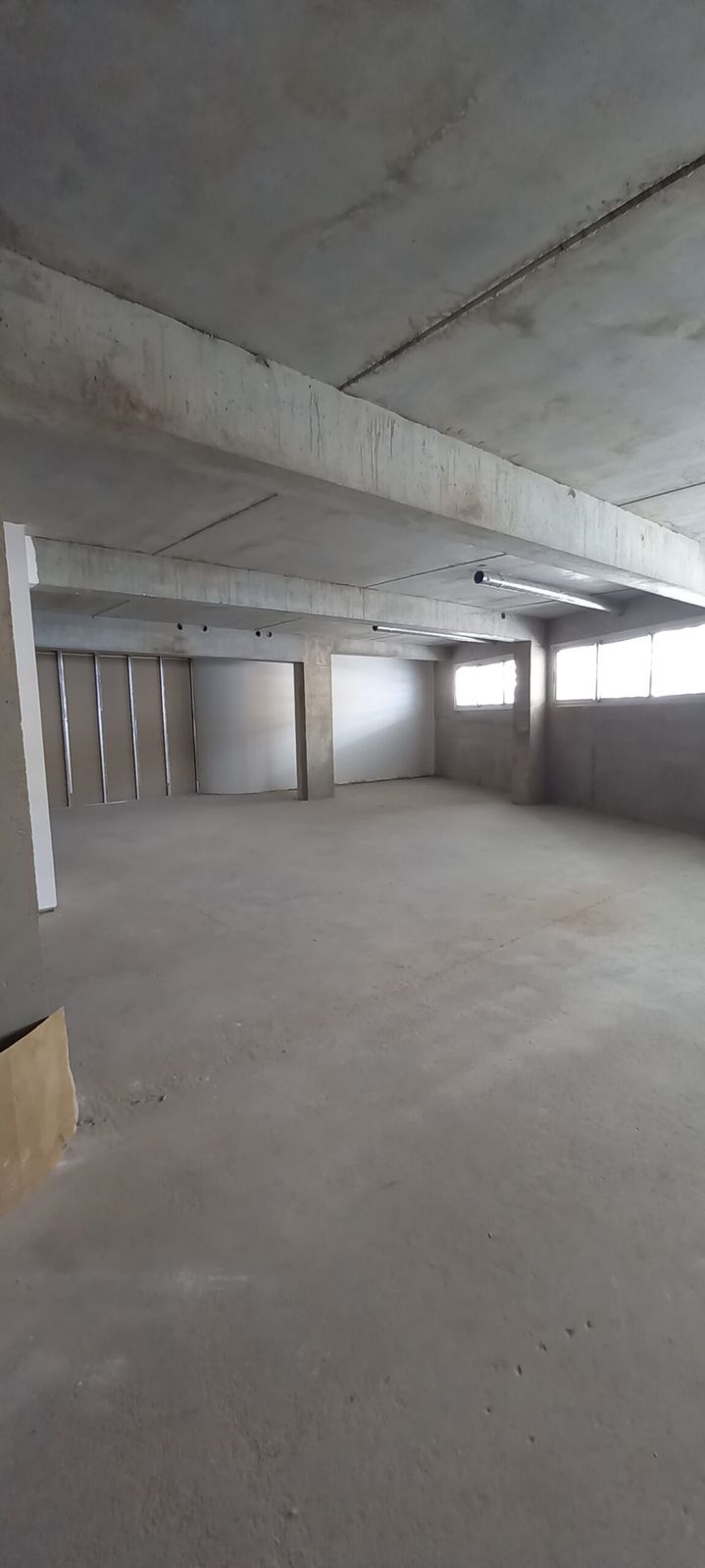 Bien - 100 m² - 140 000 XPF/mois