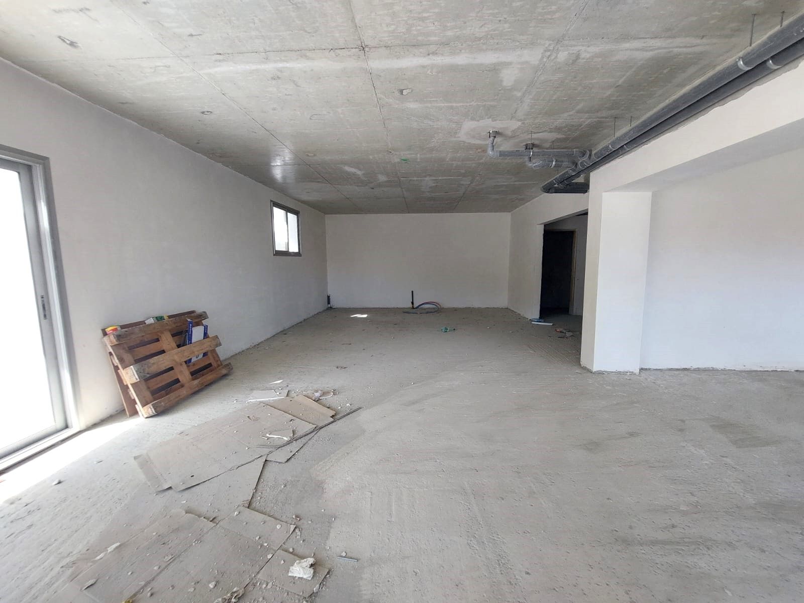 Local commercial Nouville - 115.68 m² - 120 000 XPF/mois