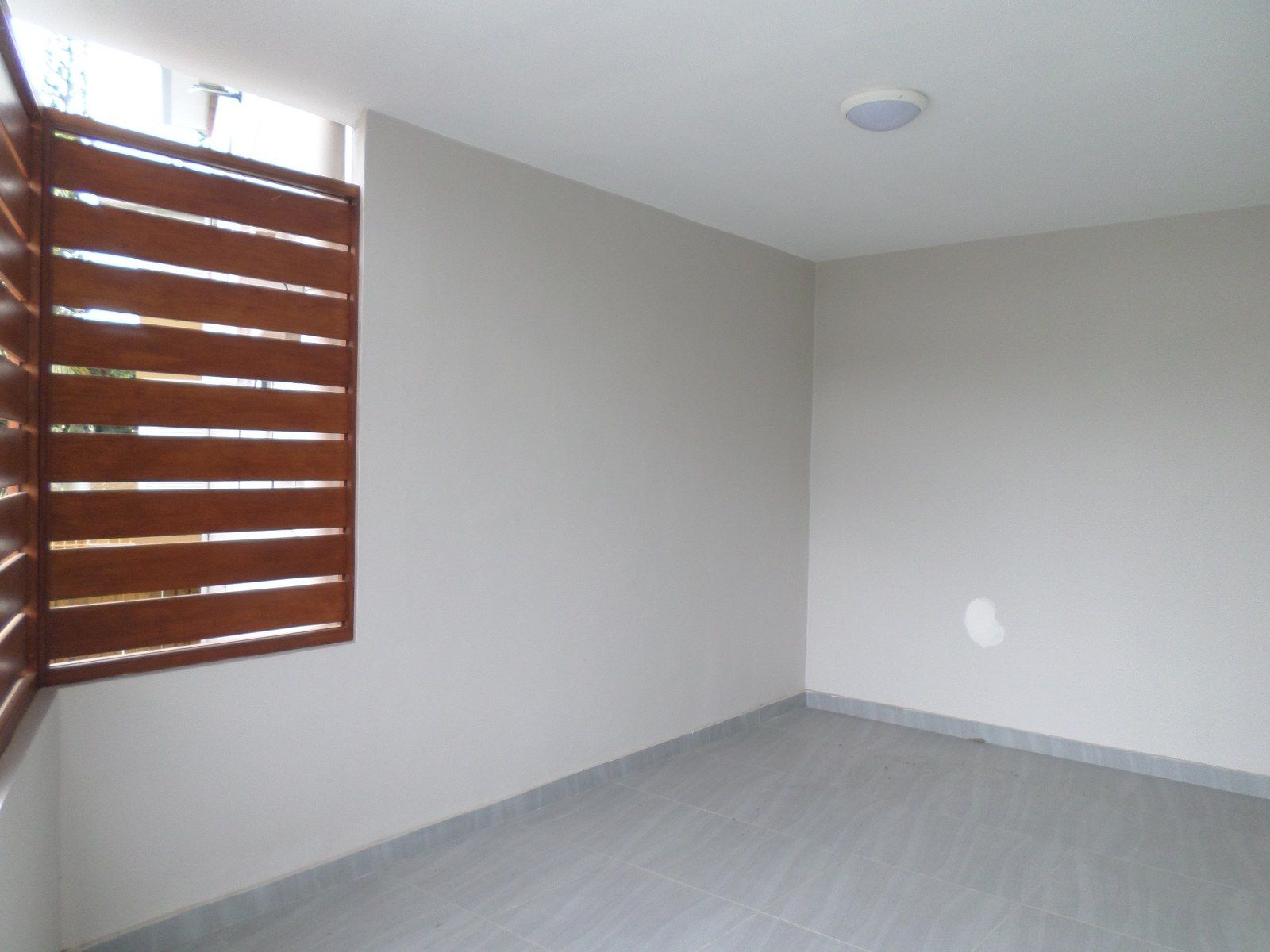 F3 PK6 - 87 m² - 90 000 XPF/mois