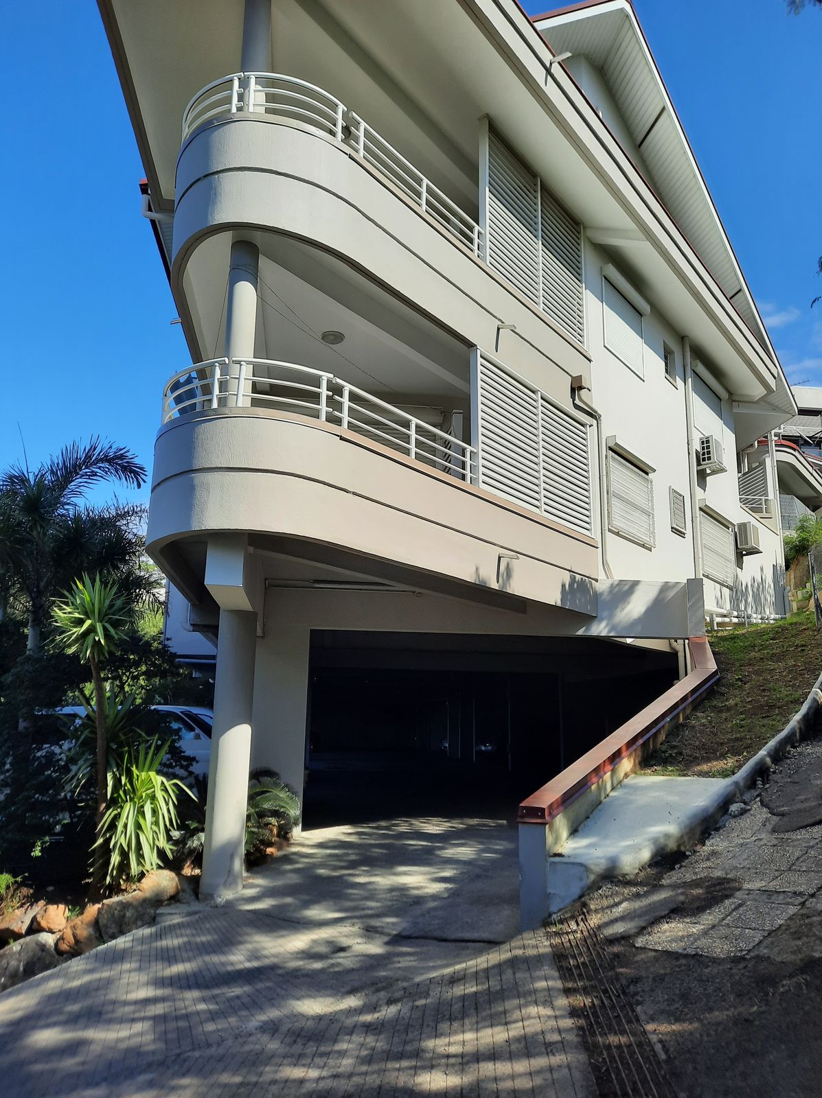 F3 - 76 m² - 100 000 XPF/mois